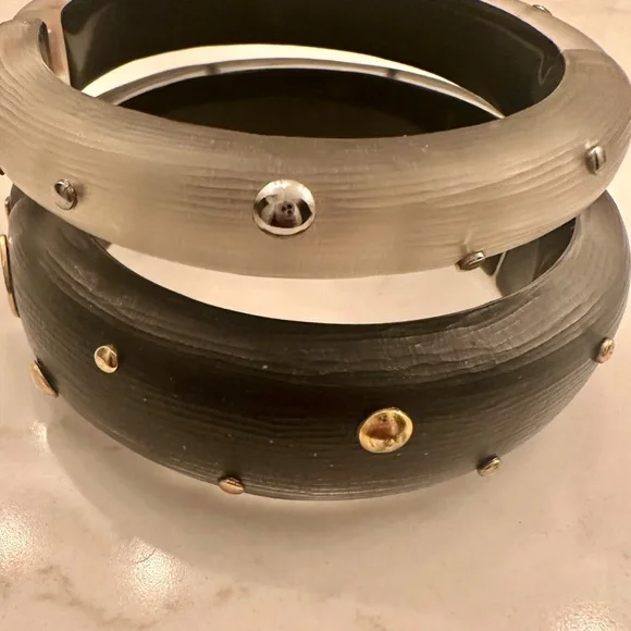 Alexis Bittar White Silver studded Lucite bracelet - Picture 5 of 9